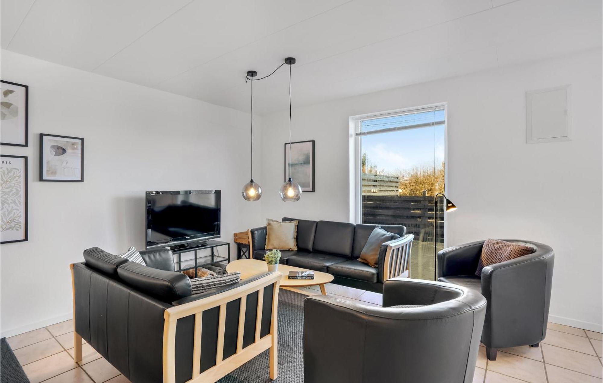 Amazing Home In Hvide Sande With Wifi Bjerregard Екстер'єр фото