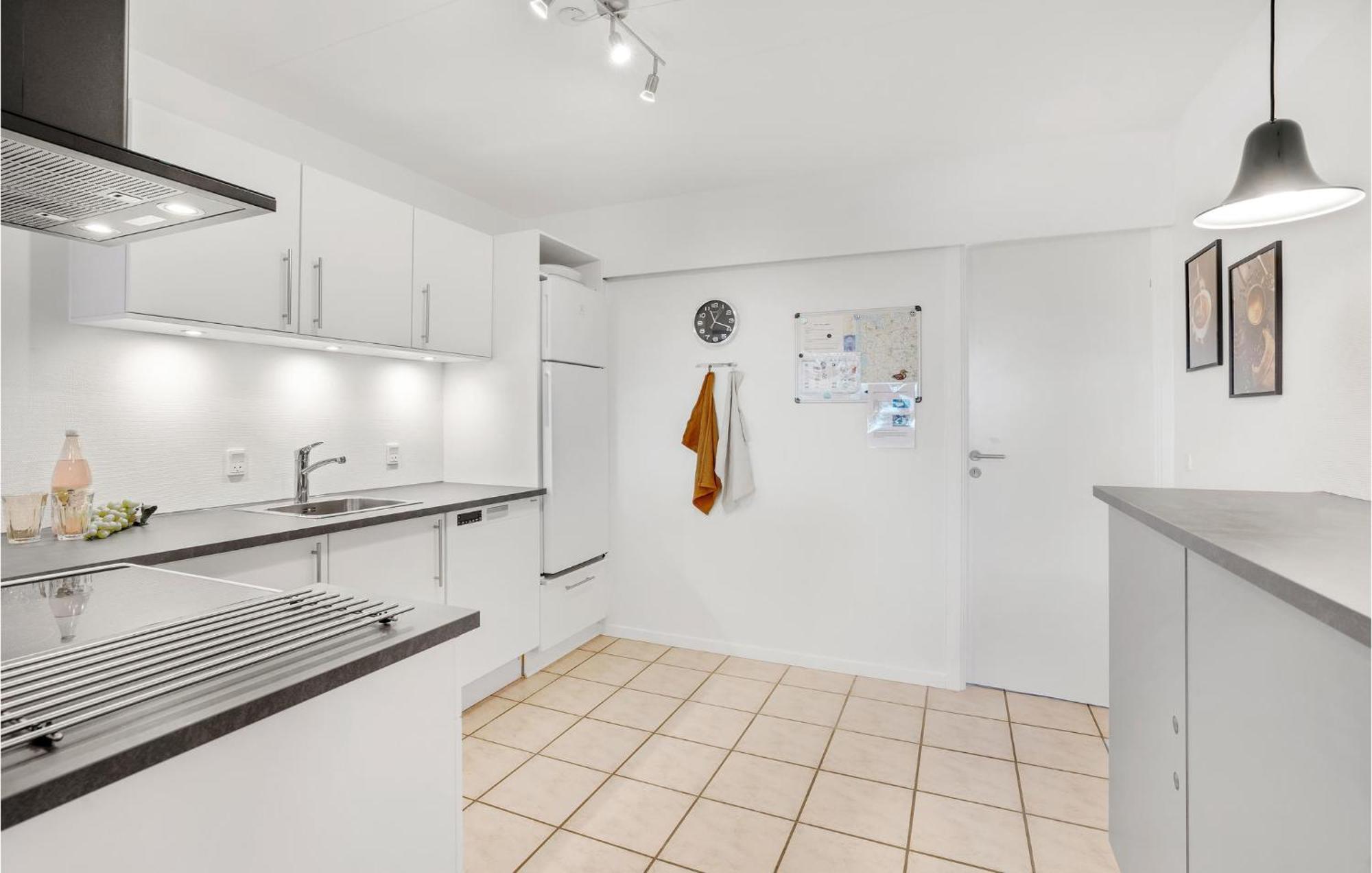 Amazing Home In Hvide Sande With Wifi Bjerregard Екстер'єр фото