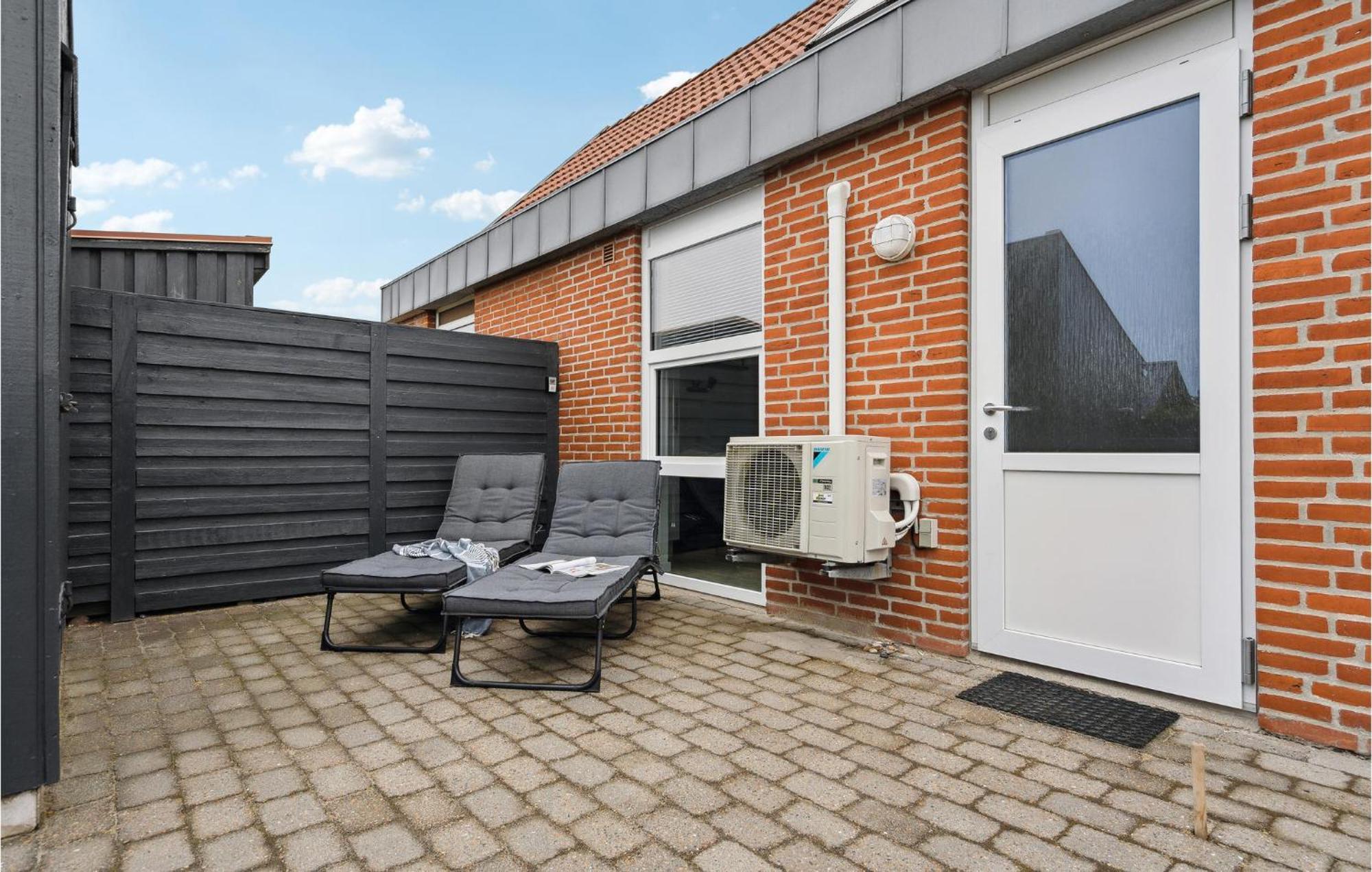 Amazing Home In Hvide Sande With Wifi Bjerregard Екстер'єр фото