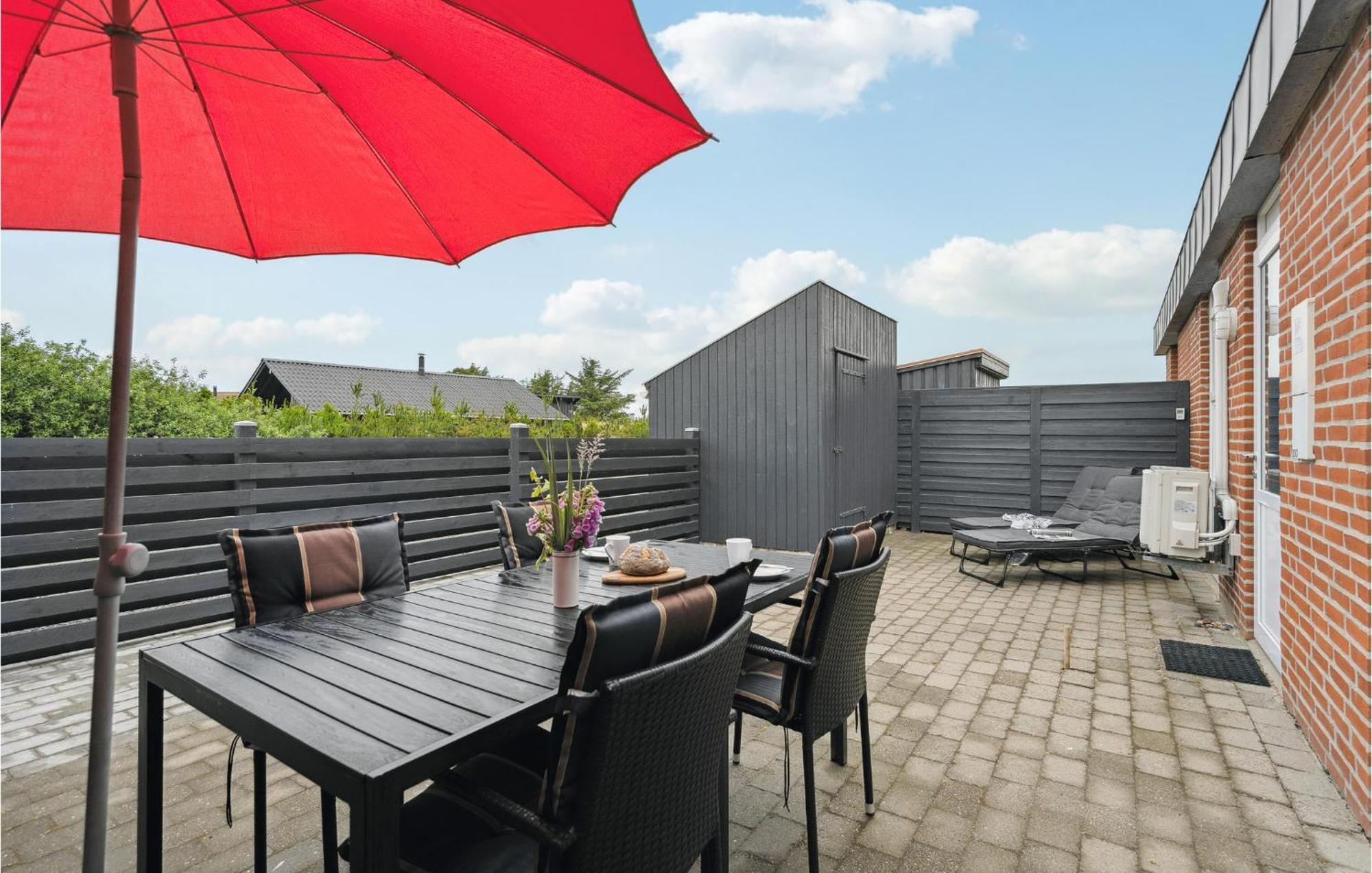 Amazing Home In Hvide Sande With Wifi Bjerregard Екстер'єр фото